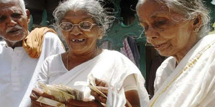 സംസ്ഥാനത്ത് ക്ഷേമ പെൻഷൻ വിതരണം ഇന്ന് മുതൽ സംസ്ഥാനത്ത് ക്ഷേമ പെൻഷൻ വിതരണം ഇന്ന് മുതൽ
