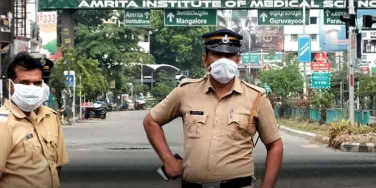 സംസ്ഥാനത്ത് കൊവിഡ് ഡ്യൂട്ടി ചെയ്യുന്ന പോലീസുകാർക്ക് പ്രത്യേക പതക്കം ഏർപ്പെടുത്തി ഡിജിപി സംസ്ഥാനത്ത് കൊവിഡ് ഡ്യൂട്ടി ചെയ്യുന്ന പോലീസുകാർക്ക് പ്രത്യേക പതക്കം ഏർപ്പെടുത്തി ഡിജിപി