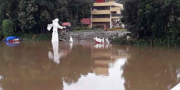 ആശങ്ക ഒഴിഞ്ഞു ; പമ്പനദിയുടെ തീരനിവാസികളും വ്യാപാരികളും ആശ്വാസത്തിൽ ആശങ്ക ഒഴിഞ്ഞു ; പമ്പനദിയുടെ തീരനിവാസികളും വ്യാപാരികളും ആശ്വാസത്തിൽ