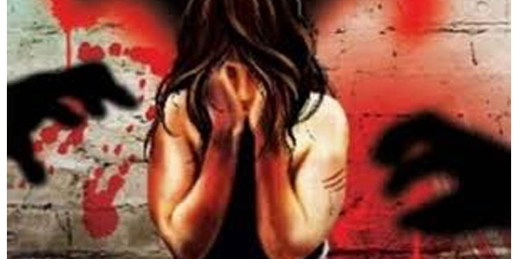 കൊവിഡ് രോഗിയായ യുവതിയെ ആംബുലന്സില്വെച്ച് പീഡിപ്പിച്ചു ; ആംബുലന്സ് ഡ്രൈവര് അറസ്റ്റില് കൊവിഡ് രോഗിയായ യുവതിയെ ആംബുലന്സില്വെച്ച് പീഡിപ്പിച്ചു ; ആംബുലന്സ് ഡ്രൈവര് അറസ്റ്റില്