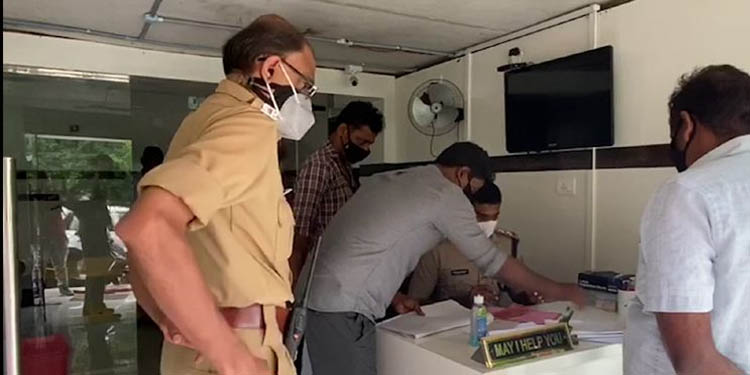 വ്യാജ കൊവിഡ് സര്ട്ടിഫിക്കറ്റ് : പ്രവാസികളില് നിന്ന് തട്ടിയത് 45 ലക്ഷത്തിലേറെ വ്യാജ കൊവിഡ് സര്ട്ടിഫിക്കറ്റ് : പ്രവാസികളില് നിന്ന് തട്ടിയത് 45 ലക്ഷത്തിലേറെ