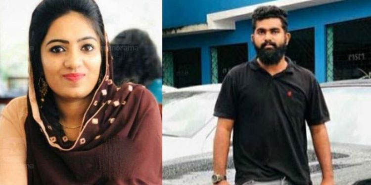 റംസി മരണം : ക്രൈംബ്രാഞ്ച് അന്വേഷണം ആവശ്യപ്പെട്ട് പെണ്കുട്ടിയുടെ പിതാവ് റംസി മരണം : ക്രൈംബ്രാഞ്ച് അന്വേഷണം ആവശ്യപ്പെട്ട് പെണ്കുട്ടിയുടെ പിതാവ്