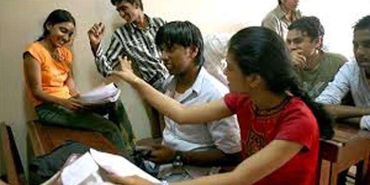രാജ്യത്തെ കോളജുകള് വീണ്ടും തുറക്കുന്നു ; പുതിയ അക്കാദമിക് കലണ്ടറിന് യുജിസി വിദഗ്ധ സമിതി അംഗീകാരം നല്കി രാജ്യത്തെ കോളജുകള് വീണ്ടും തുറക്കുന്നു ; പുതിയ അക്കാദമിക് കലണ്ടറിന് യുജിസി വിദഗ്ധ സമിതി അംഗീകാരം നല്കി