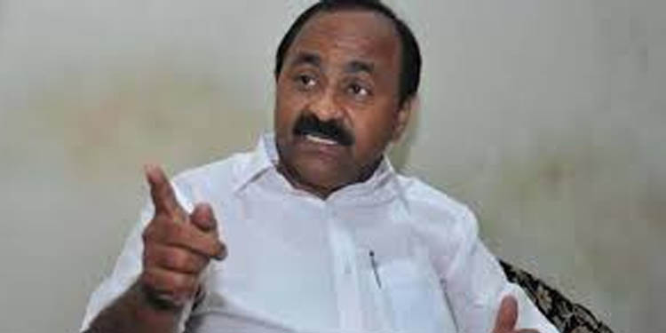 പച്ചയ്ക്ക് വര്ഗീയത പറയുന്ന പാര്ട്ടിയെ എങ്ങനെയാണ് കമ്യൂണിസ്റ്റ് പാര്ട്ടിയെന്ന് വിളിക്കുന്നത് : വി.ഡി സതീശന് പച്ചയ്ക്ക് വര്ഗീയത പറയുന്ന പാര്ട്ടിയെ എങ്ങനെയാണ് കമ്യൂണിസ്റ്റ് പാര്ട്ടിയെന്ന് വിളിക്കുന്നത് : വി.ഡി സതീശന്