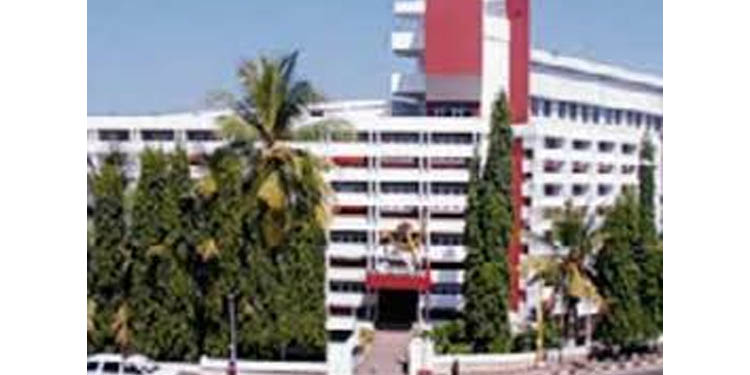 വിവാദങ്ങള്ക്കിടയില് കോടിയേരിയുടെ നേതൃത്വത്തില് സിപിഎം സംസ്ഥാന സെക്രട്ടേറിയറ്റ് യോഗം വിവാദങ്ങള്ക്കിടയില് കോടിയേരിയുടെ നേതൃത്വത്തില് സിപിഎം സംസ്ഥാന സെക്രട്ടേറിയറ്റ് യോഗം