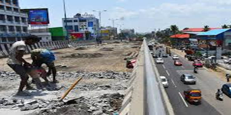 കോടതി വിധിയുടെ അടിസ്ഥാനത്തില് പാലാരിവട്ടം പാലം ഇന്നുമുതല് പൊളിച്ചു തുടങ്ങും കോടതി വിധിയുടെ അടിസ്ഥാനത്തില് പാലാരിവട്ടം പാലം ഇന്നുമുതല് പൊളിച്ചു തുടങ്ങും