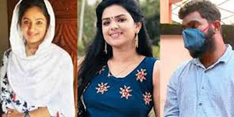 റംസിയുടെ ആത്മഹത്യ : സീരിയല് നടി ലക്ഷമിപ്രമോദ് മുന്കൂര് ജാമ്യം തേടി റംസിയുടെ ആത്മഹത്യ : സീരിയല് നടി ലക്ഷമിപ്രമോദ് മുന്കൂര് ജാമ്യം തേടി