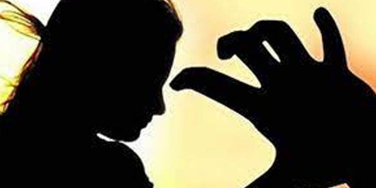 ലൈംഗിക പീഡനo : മിലിട്ടറി ഓഫീസര്ക്കെതിരെ പരാതിയുമായി യുവതി ലൈംഗിക പീഡനo : മിലിട്ടറി ഓഫീസര്ക്കെതിരെ പരാതിയുമായി യുവതി