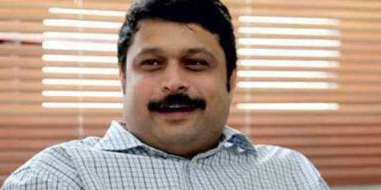 കാര് തലകുത്തനെ മറിഞ്ഞു ; നികേഷ് കുമാര് നിസ്സാര പരിക്കുകളോടെ രക്ഷപ്പെട്ടു കാര് തലകുത്തനെ മറിഞ്ഞു ; നികേഷ് കുമാര് നിസ്സാര പരിക്കുകളോടെ രക്ഷപ്പെട്ടു