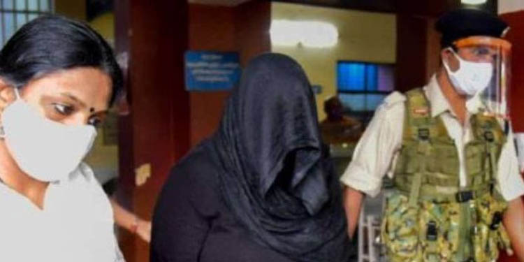 സ്വപ്ന സുരേഷിനൊപ്പം സെല്ഫി എടുത്ത ആറ് വനിത പോലീസുകാരെ എന്ഐഎ ചോദ്യം ചെയ്യും സ്വപ്ന സുരേഷിനൊപ്പം സെല്ഫി എടുത്ത ആറ് വനിത പോലീസുകാരെ എന്ഐഎ ചോദ്യം ചെയ്യും