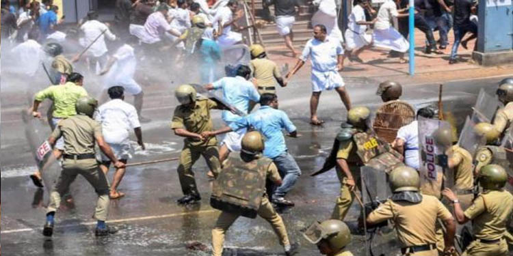 തലസ്ഥാനത്ത് സമരക്കാരെ അടിച്ചൊതുക്കാന് ഇറങ്ങിയ എസിപിയെ കോവിഡ് പിടിച്ചൊതുക്കി ; സമ്പര്ക്കത്തില് മുഖ്യനും തലസ്ഥാനത്ത് സമരക്കാരെ അടിച്ചൊതുക്കാന് ഇറങ്ങിയ എസിപിയെ കോവിഡ് പിടിച്ചൊതുക്കി ; സമ്പര്ക്കത്തില് മുഖ്യനും