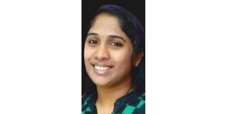 കൊവിഡ് ബാധിച്ച് ചികിത്സയിലായിരുന്ന മലയാളി നഴ്സ് സൗദിയില് മരിച്ചു കൊവിഡ് ബാധിച്ച് ചികിത്സയിലായിരുന്ന മലയാളി നഴ്സ് സൗദിയില് മരിച്ചു
