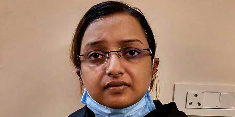 സ്വപ്ന സുരേഷിനെ നാളെ ആന്ജിയോഗ്രാമിന് വിധേയയാക്കും സ്വപ്ന സുരേഷിനെ നാളെ ആന്ജിയോഗ്രാമിന് വിധേയയാക്കും