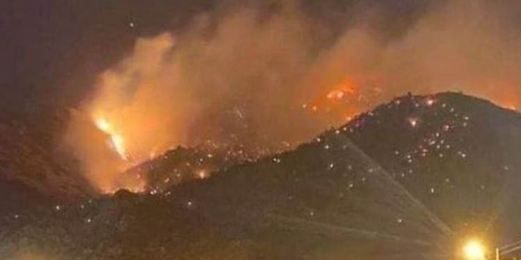 മക്കയില് വന് തീപ്പിടുത്തം : ആളുകള്ക്ക് പരിക്കില്ലെന്ന് ഡിഫന്സ് അധികൃതര് മക്കയില് വന് തീപ്പിടുത്തം : ആളുകള്ക്ക് പരിക്കില്ലെന്ന് ഡിഫന്സ് അധികൃതര്