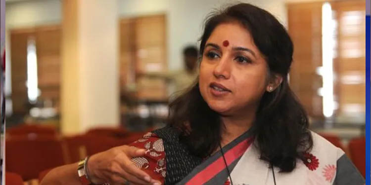 നടി ആക്രമിക്കപ്പെട്ട കേസില് കൂറുമാറിയവരെ കുറിച്ച് ഓര്ക്കുമ്പോള് അപമാനം തോന്നുന്നു : രേവതിയും, റിമ കല്ലിംഗലും നടി ആക്രമിക്കപ്പെട്ട കേസില് കൂറുമാറിയവരെ കുറിച്ച് ഓര്ക്കുമ്പോള് അപമാനം തോന്നുന്നു : രേവതിയും, റിമ കല്ലിംഗലും