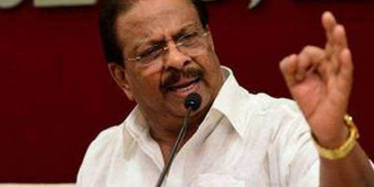 ആയുധം കൊണ്ട് അക്രമിച്ചാല് തിരിച്ചും അക്രമിക്കുമെന്ന് കെ സുധാകരന് എം.പി ആയുധം കൊണ്ട് അക്രമിച്ചാല് തിരിച്ചും അക്രമിക്കുമെന്ന് കെ സുധാകരന് എം.പി