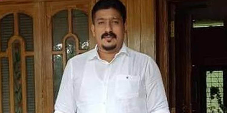 കഞ്ചാവ് കടത്തു കേസില് സിപിഎം ബ്രാഞ്ച് സെക്രട്ടറിയെ കര്ണാടക പോലീസ് അറസ്റ്റ് ചെയ്തു കഞ്ചാവ് കടത്തു കേസില് സിപിഎം ബ്രാഞ്ച് സെക്രട്ടറിയെ കര്ണാടക പോലീസ് അറസ്റ്റ് ചെയ്തു