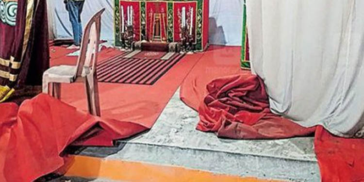 യാക്കോബായ സഭാ വിശ്വാസികളുടെ ആരാാധനാ ഹാളില് സാമൂഹ്യ വിരുദ്ധരുടെ ആക്രമണം യാക്കോബായ സഭാ വിശ്വാസികളുടെ ആരാാധനാ ഹാളില് സാമൂഹ്യ വിരുദ്ധരുടെ ആക്രമണം