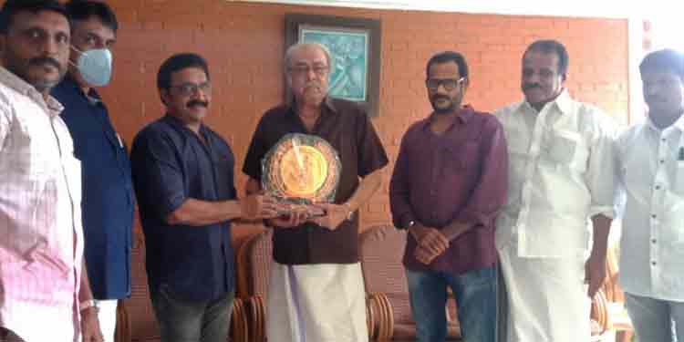 സിനിമ പ്രേക്ഷക കൂട്ടായ്മയുടെ ആദരവും ക്യാപ്റ്റൻ രാജൂ സ്മാരക പുരസ്കാരവും നടൻ ജനാർദ്ദനന് സിനിമ പ്രേക്ഷക കൂട്ടായ്മയുടെ ആദരവും ക്യാപ്റ്റൻ രാജൂ സ്മാരക പുരസ്കാരവും നടൻ ജനാർദ്ദനന്