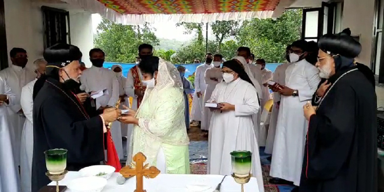 പത്തനംതിട്ട രൂപത സാന്തോം ഹൗസിംഗ് പദ്ധതി : താക്കോല്ദാനം നടത്തി പത്തനംതിട്ട രൂപത സാന്തോം ഹൗസിംഗ് പദ്ധതി : താക്കോല്ദാനം നടത്തി 