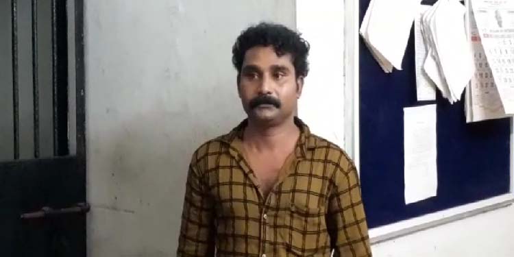 ഹോം സ്റ്റേകൾ കേന്ദ്രീകരിച്ച് കള്ളനോട്ടടി ; പ്രതികൾ പോലീസ് പിടിയിലായി ഹോം സ്റ്റേകൾ കേന്ദ്രീകരിച്ച് കള്ളനോട്ടടി ; പ്രതികൾ പോലീസ് പിടിയിലായി
