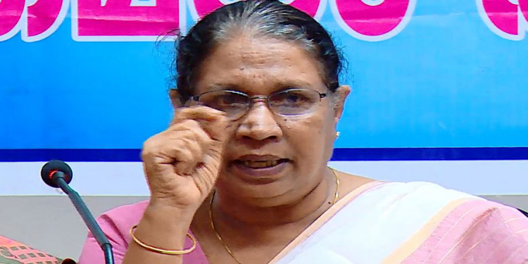 കൊവിഡ് രോഗിയായ യുവതിയെ പീഡിപ്പിച്ച സംഭവം ; വനിത കമ്മീഷൻ സ്വമേധയാ കേസെടുത്തു കൊവിഡ് രോഗിയായ യുവതിയെ പീഡിപ്പിച്ച സംഭവം ; വനിത കമ്മീഷൻ സ്വമേധയാ കേസെടുത്തു