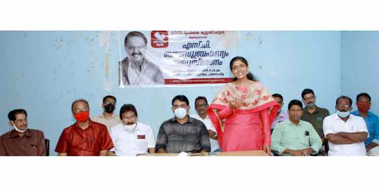 ഗാനാര്ച്ചന കൊണ്ട് എസ്.പി ബാലസുബ്രഹ്മണ്യത്തിന് ആദരാഞ്ജലി നല്കി സിനിമാ പ്രേക്ഷക കൂട്ടായ്മ ഗാനാര്ച്ചന കൊണ്ട് എസ്.പി ബാലസുബ്രഹ്മണ്യത്തിന് ആദരാഞ്ജലി നല്കി സിനിമാ പ്രേക്ഷക കൂട്ടായ്മ