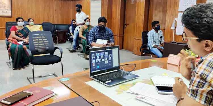 വൈകിട്ട് ഏഴിന് ശേഷം ഗുരുതര ആരോഗ്യപ്രശ്നമുള്ള കോവിഡ് രോഗികള്ക്ക് മാത്രം ഗതാഗത സൗകര്യം : ജില്ലാ കളക്ടര് വൈകിട്ട് ഏഴിന് ശേഷം ഗുരുതര ആരോഗ്യപ്രശ്നമുള്ള കോവിഡ് രോഗികള്ക്ക് മാത്രം ഗതാഗത സൗകര്യം : ജില്ലാ കളക്ടര്