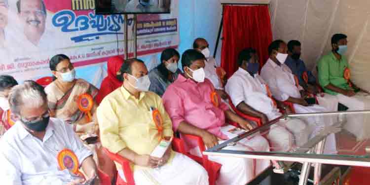 അഞ്ഞിലികുന്ന് കോട്ടമുക്ക് റോഡിന്റെ നിര്മാണ ഉദ്ഘാടനം മന്ത്രി ജി.സുധാകരന് നിര്വഹിച്ചു അഞ്ഞിലികുന്ന് കോട്ടമുക്ക് റോഡിന്റെ നിര്മാണ ഉദ്ഘാടനം മന്ത്രി ജി.സുധാകരന് നിര്വഹിച്ചു