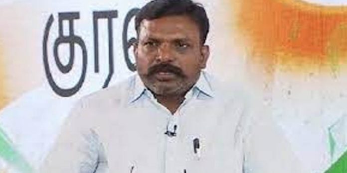 മനുസ്മൃതി നിരോധിക്കണമെന്ന് ആവശ്യപ്പെട്ട് പ്രതിഷേധിച്ച തിരുമാളവവനെതിരെ കേസെടുത്തു മനുസ്മൃതി നിരോധിക്കണമെന്ന് ആവശ്യപ്പെട്ട് പ്രതിഷേധിച്ച തിരുമാളവവനെതിരെ കേസെടുത്തു