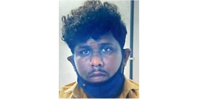 വയോധികരെ ഇടിച്ചിട്ട് കടന്നുകളഞ്ഞ ഓട്ടോയും ഡ്രൈവറും അറസ്റ്റില് വയോധികരെ ഇടിച്ചിട്ട് കടന്നുകളഞ്ഞ ഓട്ടോയും ഡ്രൈവറും അറസ്റ്റില്