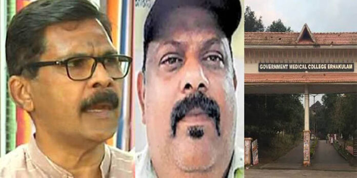 സി.കെ. ഹാരിസിന്റെ മരണം : മതിയായ ചികിത്സ ലഭിക്കണമെങ്കില് 40000 രൂപ നല്കണമെന്ന് അധികൃതര് ആവശ്യപ്പെട്ടതായും ബന്ധുക്കള് സി.കെ. ഹാരിസിന്റെ മരണം : മതിയായ ചികിത്സ ലഭിക്കണമെങ്കില് 40000 രൂപ നല്കണമെന്ന് അധികൃതര് ആവശ്യപ്പെട്ടതായും ബന്ധുക്കള്