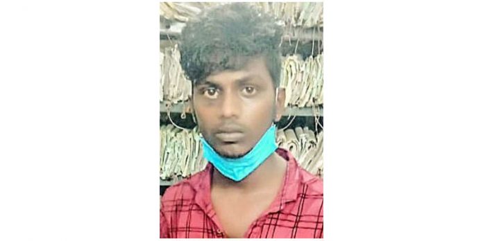 പോലീസ് ജീപ്പില്നിന്ന് ചാടിപ്പോയ പ്രതിയെ പിടികൂടി പോലീസ് ജീപ്പില്നിന്ന് ചാടിപ്പോയ പ്രതിയെ പിടികൂടി