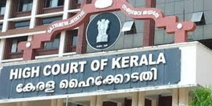 കൊവിഡ് പ്രോട്ടോക്കോളിന്റെ പേരില് മൃതദേഹം സംസ്ക്കരിക്കുന്നതുള്പ്പെടെയുള്ള നിര്ദ്ദേശങ്ങളെ സംബന്ധിച്ച് വിശദീകരണം നല്കാന് ഹൈക്കോടതി നിര്ദ്ദേശം കൊവിഡ് പ്രോട്ടോക്കോളിന്റെ പേരില് മൃതദേഹം സംസ്ക്കരിക്കുന്നതുള്പ്പെടെയുള്ള നിര്ദ്ദേശങ്ങളെ സംബന്ധിച്ച് വിശദീകരണം നല്കാന് ഹൈക്കോടതി നിര്ദ്ദേശം