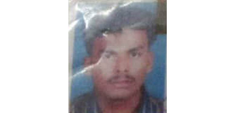 ചിത്തിരപുരത്തെ ഹോംസ്റ്റേയില് വെച്ച് വിഷമദ്യം കഴിച്ച് ഗുരുതരാവസ്ഥയിലായ യുവാവ് മരിച്ചു ചിത്തിരപുരത്തെ ഹോംസ്റ്റേയില് വെച്ച് വിഷമദ്യം കഴിച്ച് ഗുരുതരാവസ്ഥയിലായ യുവാവ് മരിച്ചു