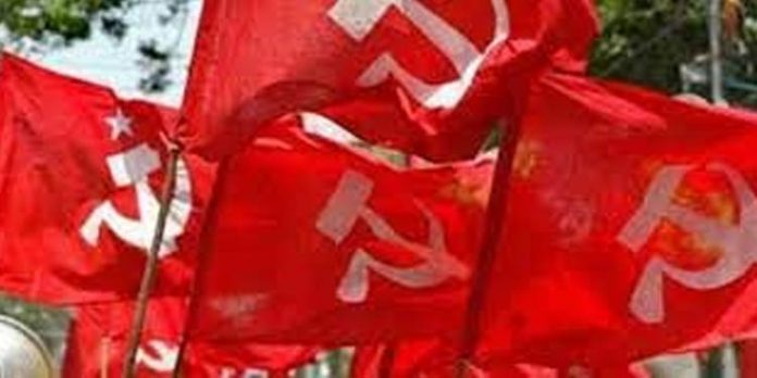 സി.പി.എം നേതാക്കളുടെ വീടുകള്ക്ക് നേരെ കല്ലെറിഞ്ഞ സംഭവo ; സി.പി.എം പ്രവര്ത്തകരെ പോലീസ് പിടികൂടി സി.പി.എം നേതാക്കളുടെ വീടുകള്ക്ക് നേരെ കല്ലെറിഞ്ഞ സംഭവo ; സി.പി.എം പ്രവര്ത്തകരെ പോലീസ് പിടികൂടി