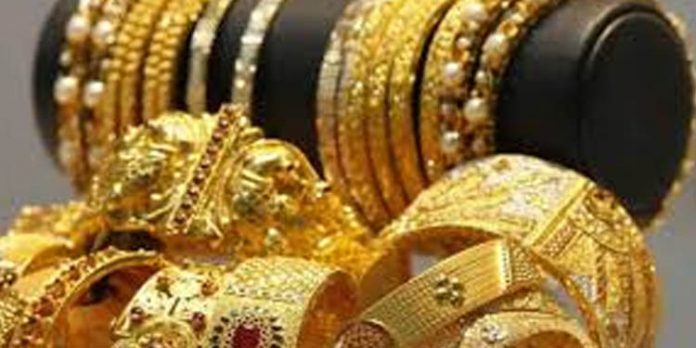 സംസ്ഥാനത്ത് സ്വര്ണവില പവന് 200 രൂപ കുറഞ്ഞ് 37,360 രൂപയായി സംസ്ഥാനത്ത് സ്വര്ണവില പവന് 200 രൂപ കുറഞ്ഞ് 37,360 രൂപയായി