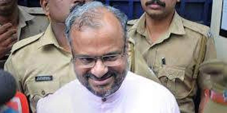 ബിഷപ്പ് ഫ്രാങ്കോ മുളയ്ക്കലിനെതിരായ ലൈംഗിക പീഡനക്കേസില് വിചാരണ നിറുത്തിവെയ്ക്കണമെന്ന പ്രതിഭാഗത്തിന്റെ ആവശ്യം ഹൈക്കോടതി തളളി ബിഷപ്പ് ഫ്രാങ്കോ മുളയ്ക്കലിനെതിരായ ലൈംഗിക പീഡനക്കേസില് വിചാരണ നിറുത്തിവെയ്ക്കണമെന്ന പ്രതിഭാഗത്തിന്റെ ആവശ്യം ഹൈക്കോടതി തളളി