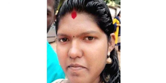 കൊവിഡ് സ്ഥിരീകരിച്ചതിനെ തുടര്ന്ന് കളമശേരി മെഡിക്കല് കോളേജില് ചികിത്സയിലായിരുന്ന യുവതി മരിച്ചു കൊവിഡ് സ്ഥിരീകരിച്ചതിനെ തുടര്ന്ന് കളമശേരി മെഡിക്കല് കോളേജില് ചികിത്സയിലായിരുന്ന യുവതി മരിച്ചു