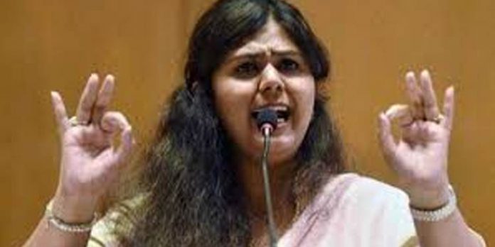 പങ്കജ മുണ്ടെയും ബി ജെ പി വിടാനൊരുങ്ങുന്നെന്ന് അഭ്യൂഹം പങ്കജ മുണ്ടെയും ബി ജെ പി വിടാനൊരുങ്ങുന്നെന്ന് അഭ്യൂഹം