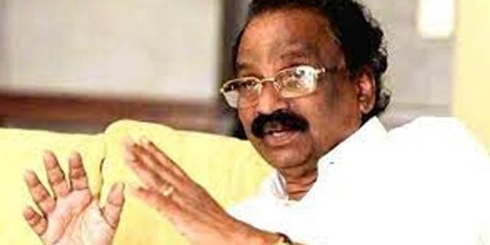 മുരളീധരന് എന്തും പറയാമെന്നും നിയമപരമായി മാത്രമാണ് സംസ്ഥാനത്തിന്റെ ഇടപെടലെന്നും എ കെ ബാലന് മുരളീധരന് എന്തും പറയാമെന്നും നിയമപരമായി മാത്രമാണ് സംസ്ഥാനത്തിന്റെ ഇടപെടലെന്നും എ കെ ബാലന്