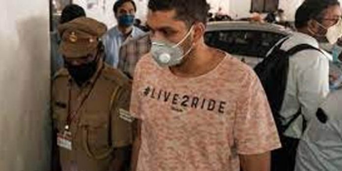 സ്വര്ണം കടത്തിയ കേസിലെ അഞ്ചാം പ്രതി കെ.ടി. റമീസ് വിദേശത്തേക്ക് ചന്ദനം കടത്തി : എന്.ഐ.എ സ്വര്ണം കടത്തിയ കേസിലെ അഞ്ചാം പ്രതി കെ.ടി. റമീസ് വിദേശത്തേക്ക് ചന്ദനം കടത്തി : എന്.ഐ.എ