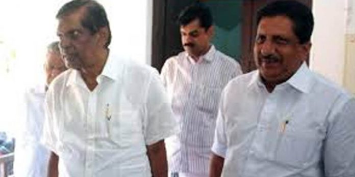 പി.ജെ ജോസഫിനും മോന്സ് ജോസഫിനും സ്പീക്കറുടെ നോട്ടീസ് പി.ജെ ജോസഫിനും മോന്സ് ജോസഫിനും സ്പീക്കറുടെ നോട്ടീസ്
