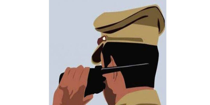 വേശ്യാലയം നടത്താന് കൂട്ടു നിന്ന പോലീസുകാരനെ സസ്പെന്ഡ് ചെയ്തു വേശ്യാലയം നടത്താന് കൂട്ടു നിന്ന പോലീസുകാരനെ സസ്പെന്ഡ് ചെയ്തു