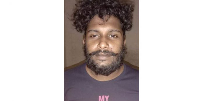 ട്രാന്സ്ജെന്ഡറെ ആക്രമിച്ച് പണം കവര്ന്ന കേസിലെ പ്രധാന പ്രതിയെ പോലീസ് അറസ്റ്റ് ചെയ്തു ട്രാന്സ്ജെന്ഡറെ ആക്രമിച്ച് പണം കവര്ന്ന കേസിലെ പ്രധാന പ്രതിയെ പോലീസ് അറസ്റ്റ് ചെയ്തു