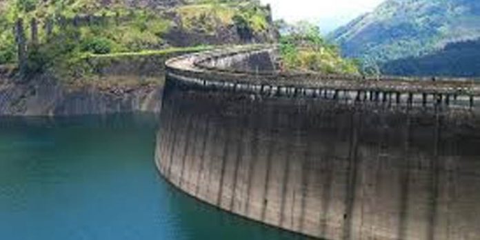 ഇടുക്കി ഡാമിലെ ജലനിരപ്പ് 2393 അടി കടന്നു : അഞ്ച് അടി കൂടി ഉയര്ന്നാല് ഡാം തുറക്കേണ്ടിവരും ഇടുക്കി ഡാമിലെ ജലനിരപ്പ് 2393 അടി കടന്നു : അഞ്ച് അടി കൂടി ഉയര്ന്നാല് ഡാം തുറക്കേണ്ടിവരും