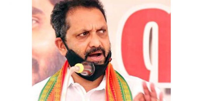 ഇഡിയുടെ റിപ്പോര്ട്ട് സര്ക്കാരിന്റെ എല്ലാ വാദമുഖങ്ങളും പൊളിക്കുന്നതാണെന്ന് : കെ.സുരേന്ദ്രന് ഇഡിയുടെ റിപ്പോര്ട്ട് സര്ക്കാരിന്റെ എല്ലാ വാദമുഖങ്ങളും പൊളിക്കുന്നതാണെന്ന് : കെ.സുരേന്ദ്രന്