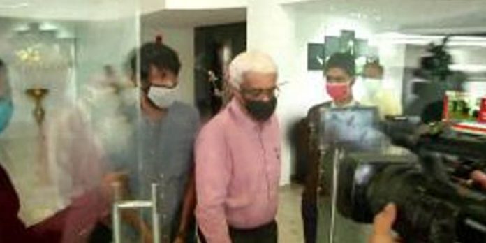 മുന്കൂര് ജാമ്യഹർജി 28 ന് പരിഗണിക്കുo ; വിധി പറയുന്നതുവരെ ശിവശങ്കറിനെ അറസ്റ്റ് ചെയ്യരുതെന്നും ഹൈക്കോടതി മുന്കൂര് ജാമ്യഹർജി 28 ന് പരിഗണിക്കുo ; വിധി പറയുന്നതുവരെ ശിവശങ്കറിനെ അറസ്റ്റ് ചെയ്യരുതെന്നും ഹൈക്കോടതി