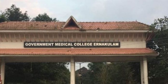 കളമശ്ശേരി ആശുപത്രിയിലെ അനാസ്ഥ : അന്വേഷണം ആവശ്യപ്പെട്ട് മറ്റൊരു കുടുംബം കൂടി പോലീസില് പരാതി നല്കി കളമശ്ശേരി ആശുപത്രിയിലെ അനാസ്ഥ : അന്വേഷണം ആവശ്യപ്പെട്ട് മറ്റൊരു കുടുംബം കൂടി പോലീസില് പരാതി നല്കി
