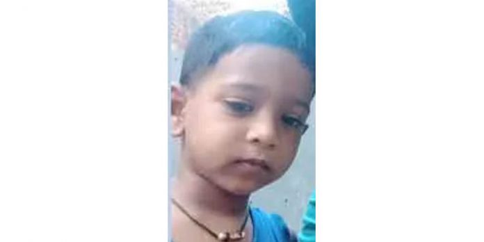 കായലില് ചാടിയ അമ്മയുടെ മൃതദേഹത്തിന് പിന്നാലെ മൂന്നു വയസ്സുകാരന്റെ മൃതദേഹവും കിട്ടി കായലില് ചാടിയ അമ്മയുടെ മൃതദേഹത്തിന് പിന്നാലെ മൂന്നു വയസ്സുകാരന്റെ മൃതദേഹവും കിട്ടി